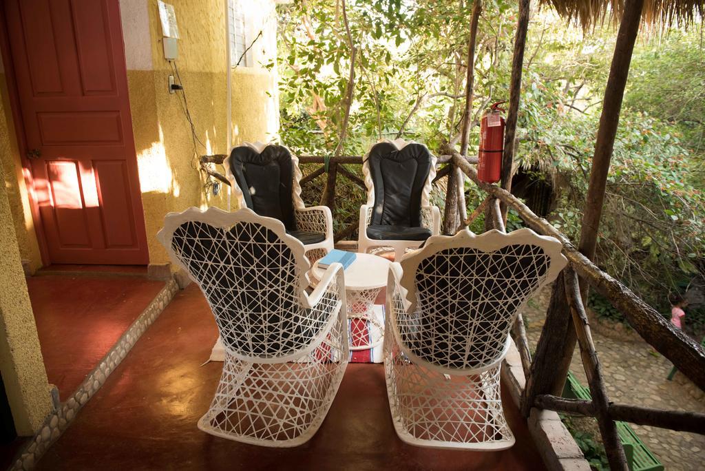 Hostal Dona Chava เปเดร์นาเลส ภายนอก รูปภาพ