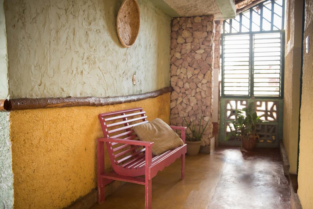 Hostal Dona Chava เปเดร์นาเลส ภายนอก รูปภาพ