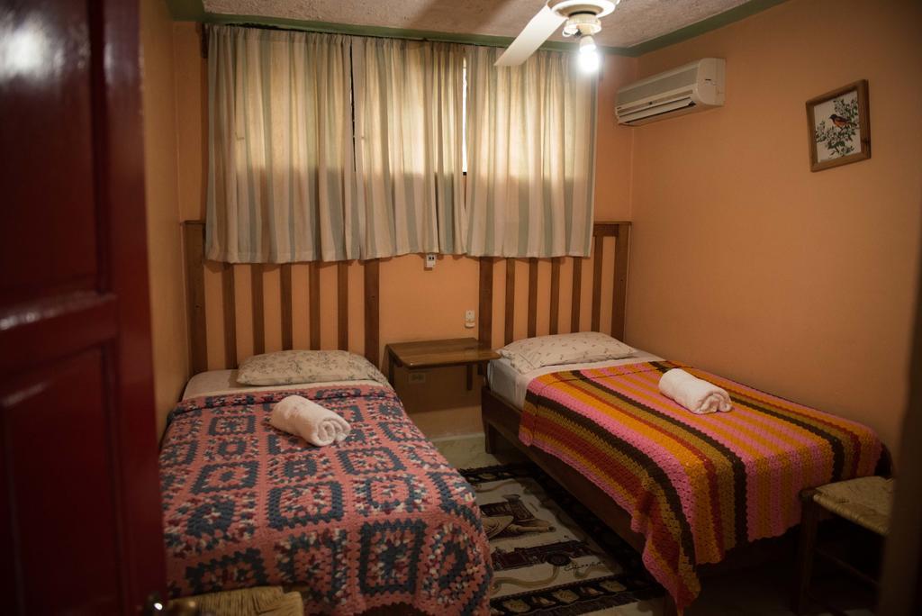 Hostal Dona Chava เปเดร์นาเลส ภายนอก รูปภาพ