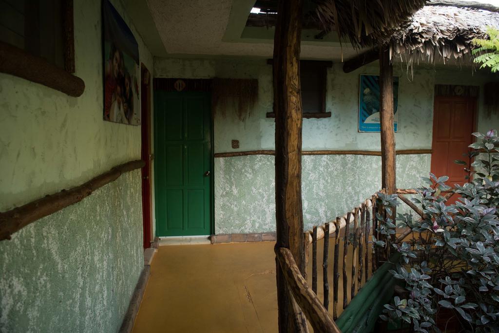 Hostal Dona Chava เปเดร์นาเลส ภายนอก รูปภาพ